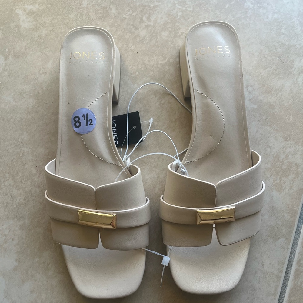 Jones New York Cream Sandals with Gold Accent